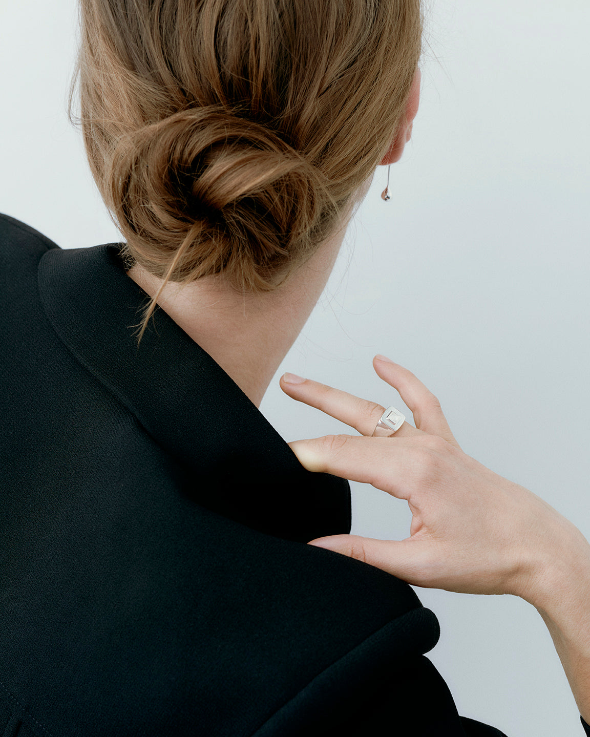 Datura Signet Ring